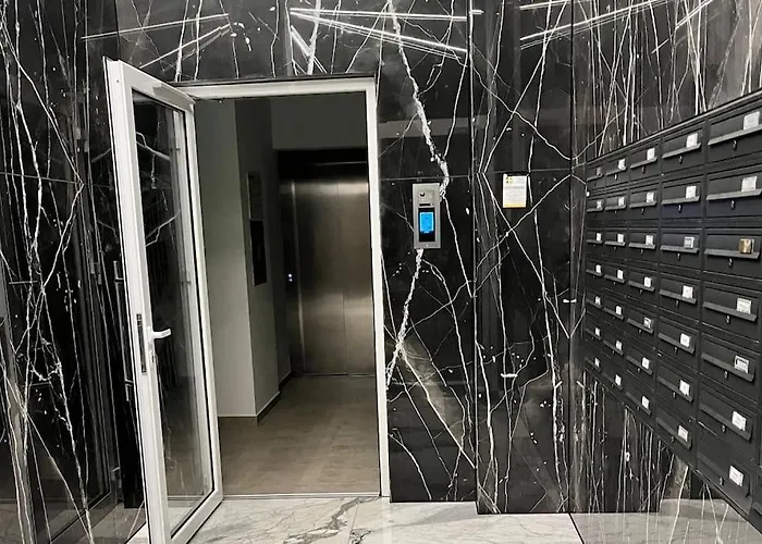 By Mare Free Garage Parking Appartement
