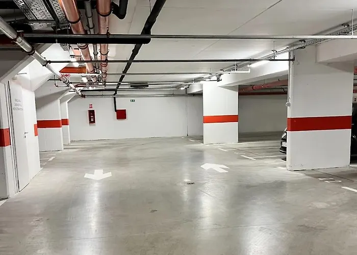 By Mare Free Garage Parking * Zára